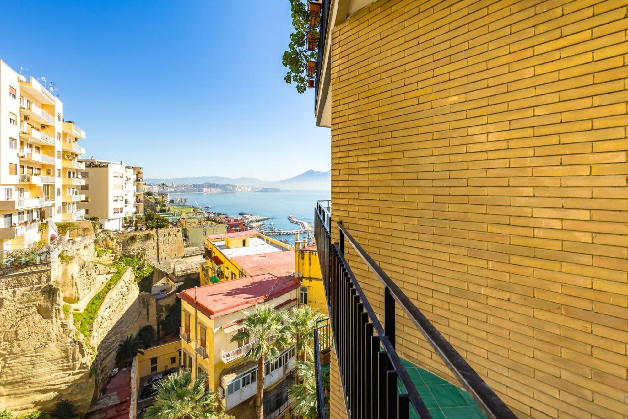 Cahouse Accogliete Appartamento Sul Golfo Naples Luaran gambar