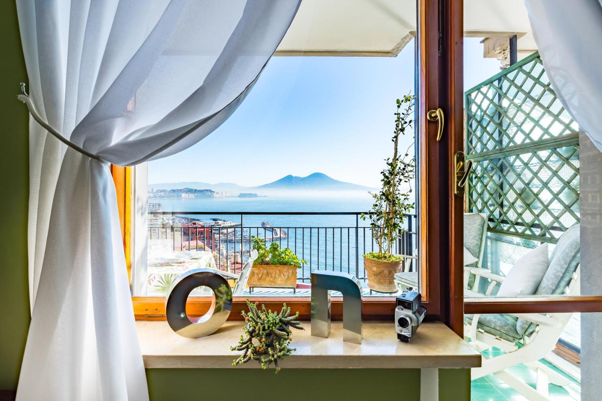 Cahouse Accogliete Appartamento Sul Golfo Naples Luaran gambar